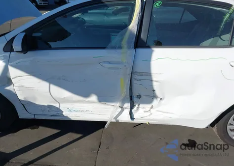 2018 Toyota Corolla Le from USA, damaged, VIN 5YFBURHE6JP776349